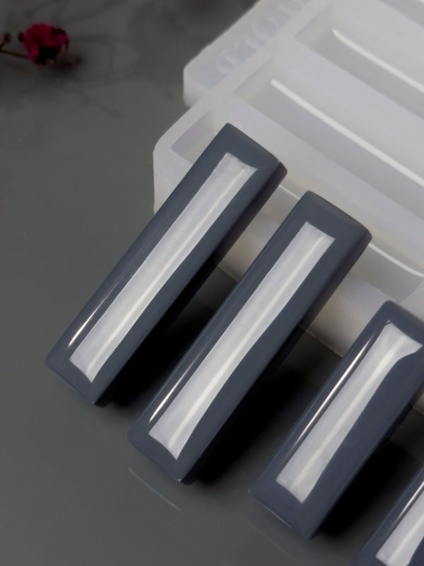 IMG_5874 Silicone Mold 30-in-1 Rectangle Shapes | Glossy Resin Jewelry Mold for Earrings & Pendants | Epoxy & UV Resin Craft Supplies